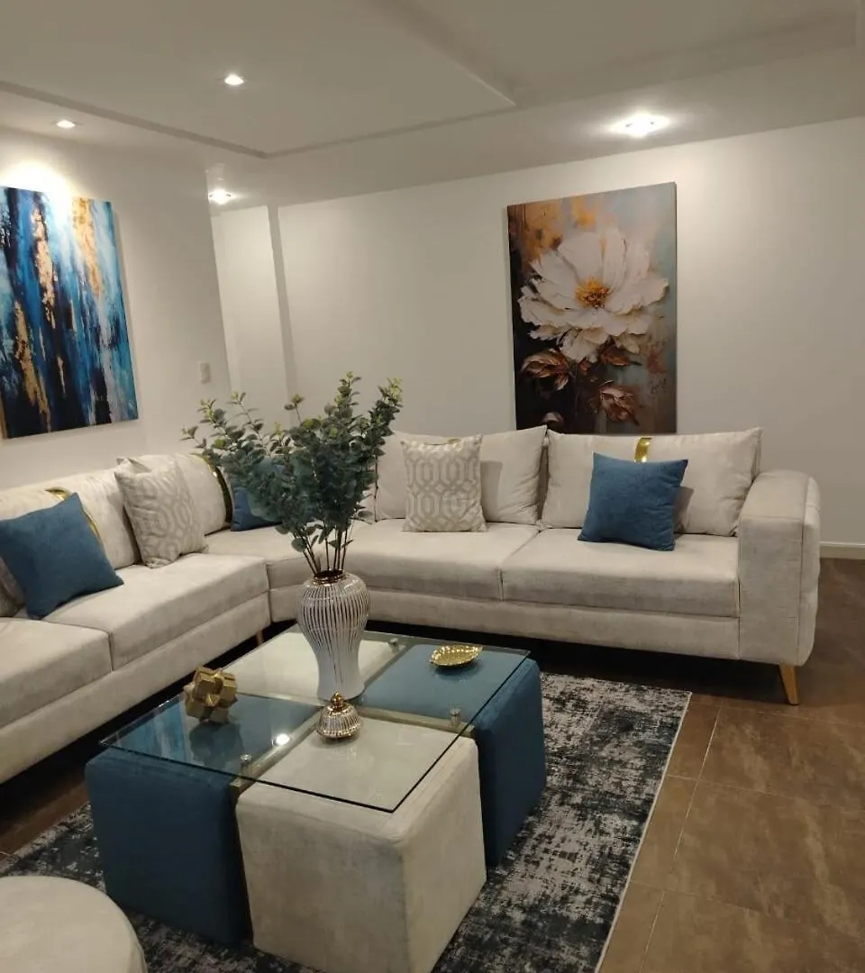 Amplio Y Moderno Departamento Con Vista Panoramica En Cuenca 아파트