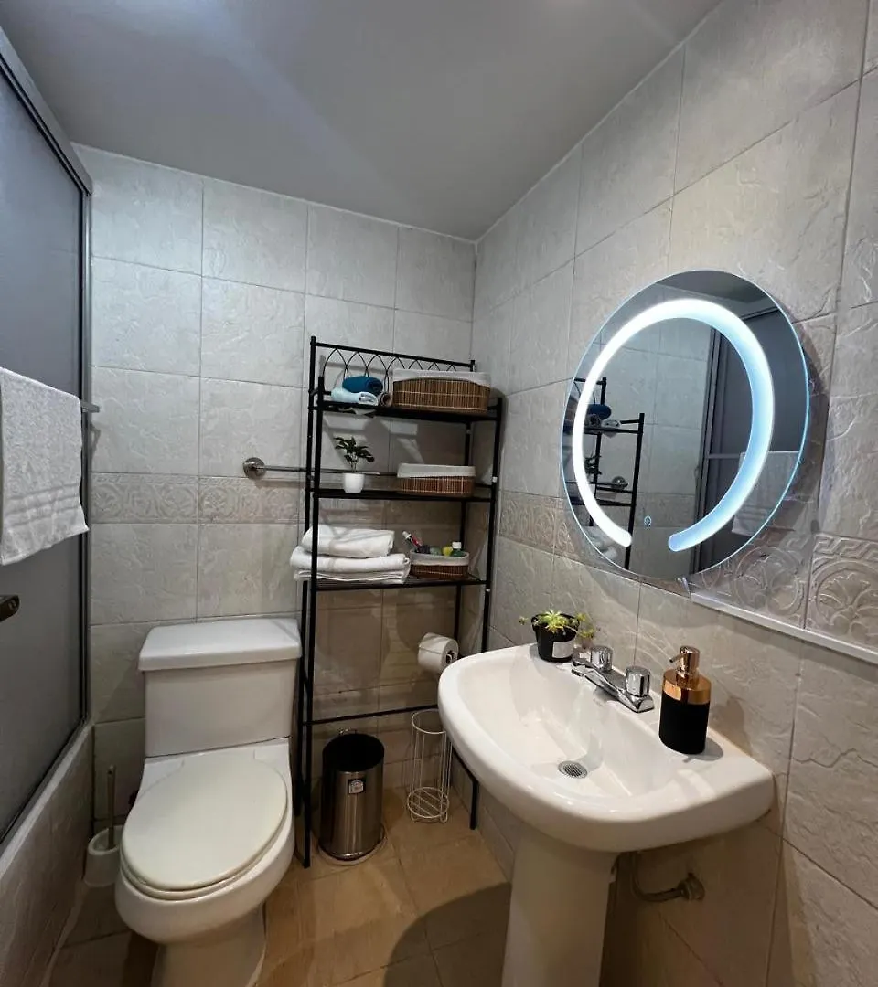 Amplio Y Moderno Departamento Con Vista Panoramica En Cuenca 아파트 0*,  에콰도르