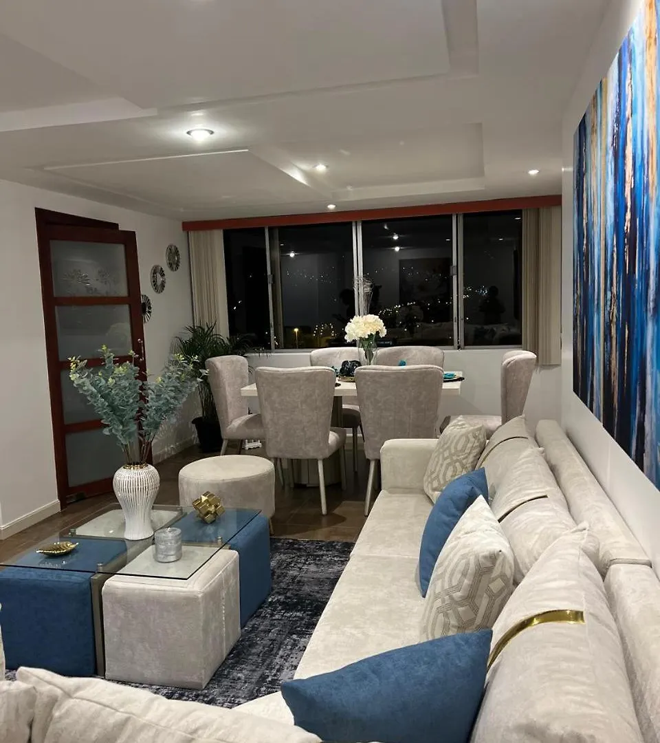 Amplio Y Moderno Departamento Con Vista Panoramica En Cuenca 아파트