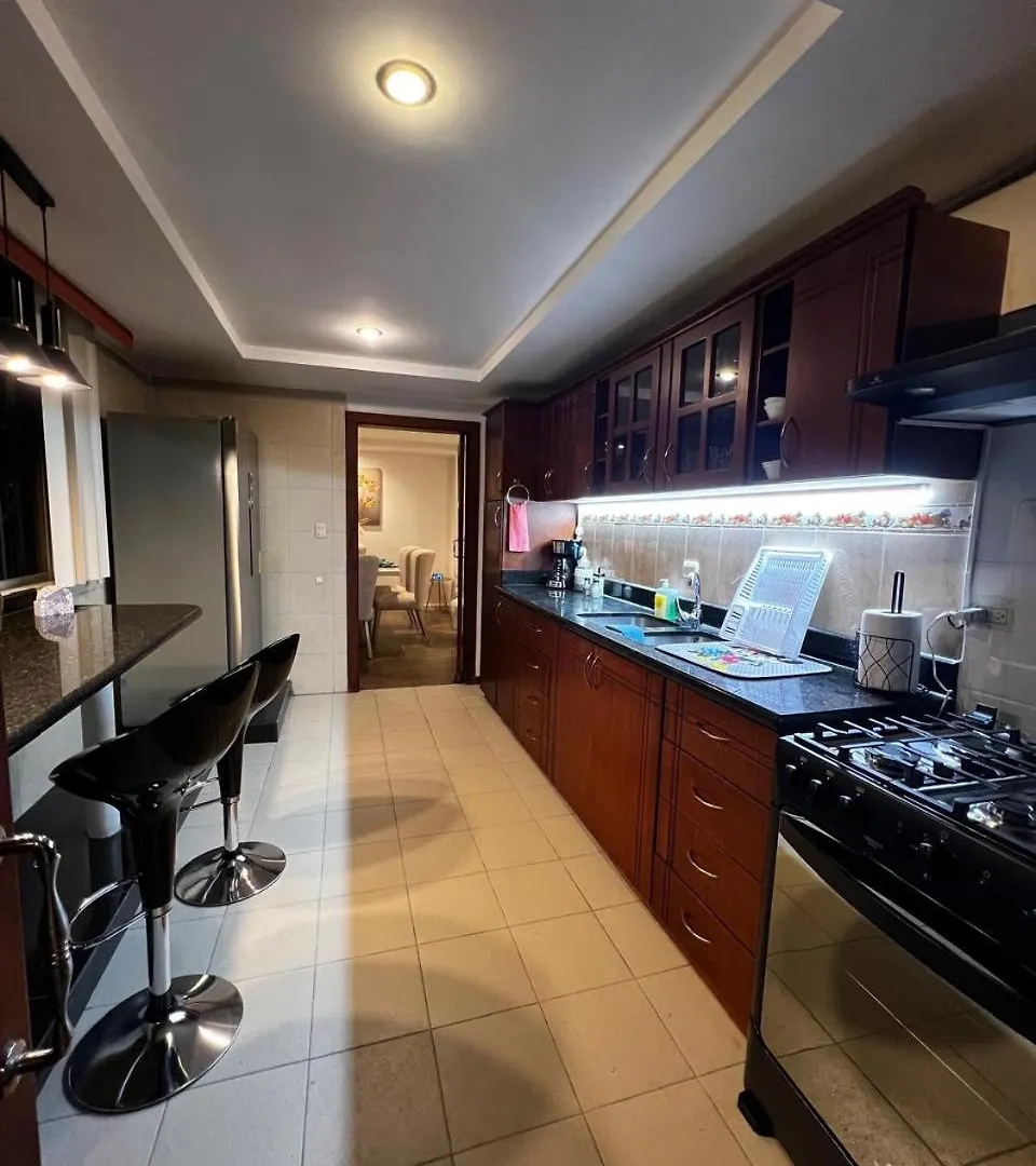 Amplio Y Moderno Departamento Con Vista Panoramica En Cuenca 아파트